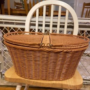 Picnic basket